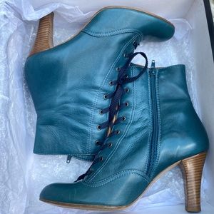 Marc Jacobs teal leather lace up boots